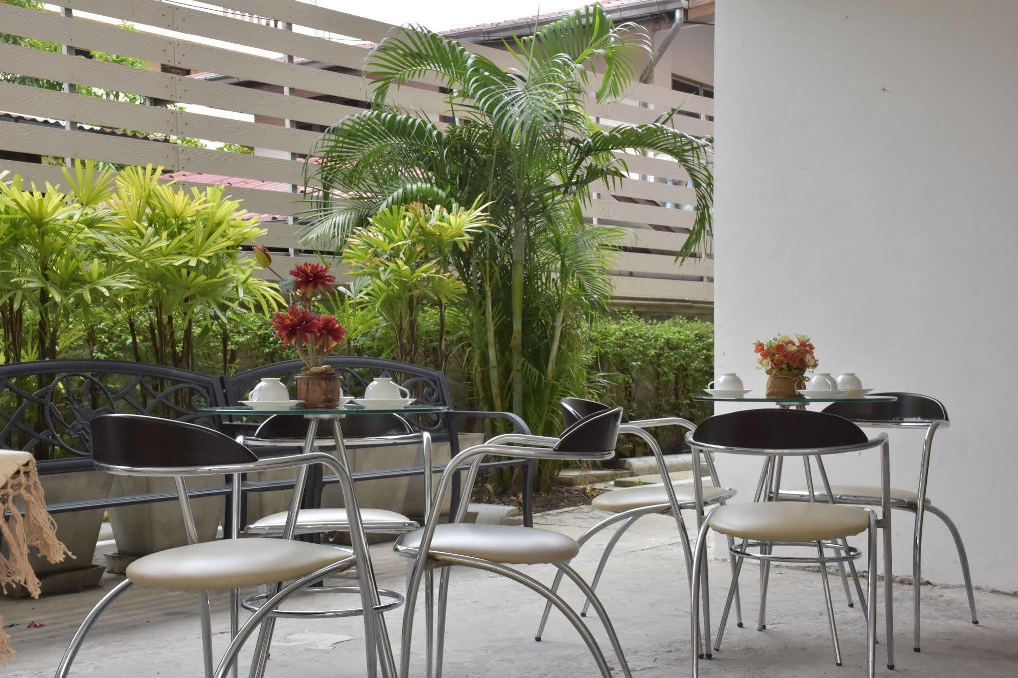 Nrv Place Apart Hotel Bangkok Exterior photo